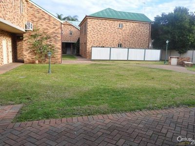 11 / 77 Bultje Street, Dubbo