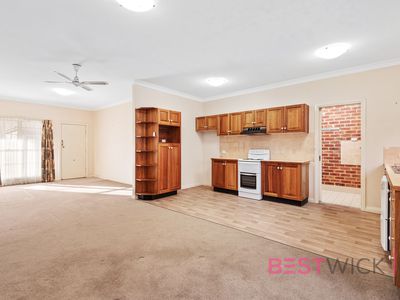 11 / 84 Lambert Street, Bathurst