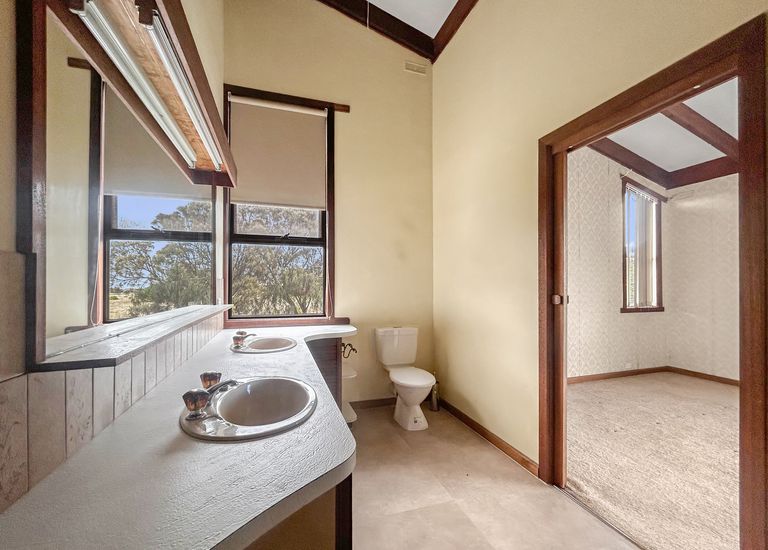 8303 Princes Highway, Allestree