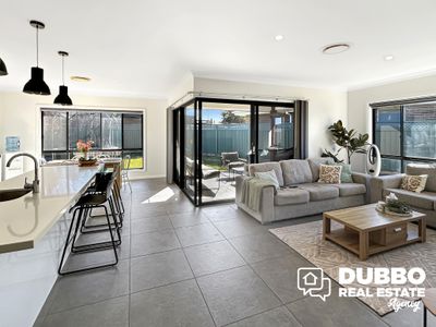 11 Waterfall Crescent, Dubbo