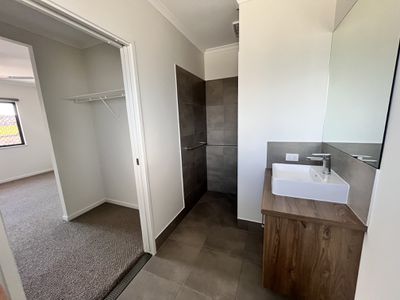 31 Tucker Street, Atherton