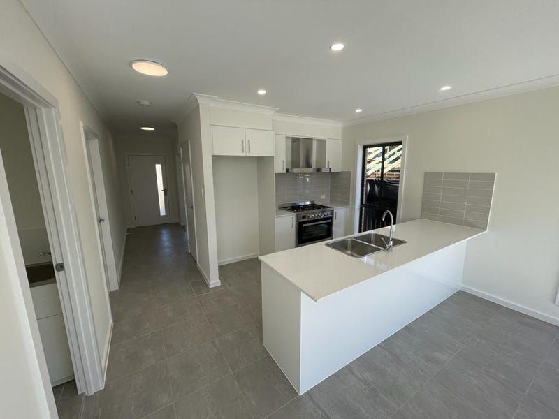 30 Swift Avenue, Leppington