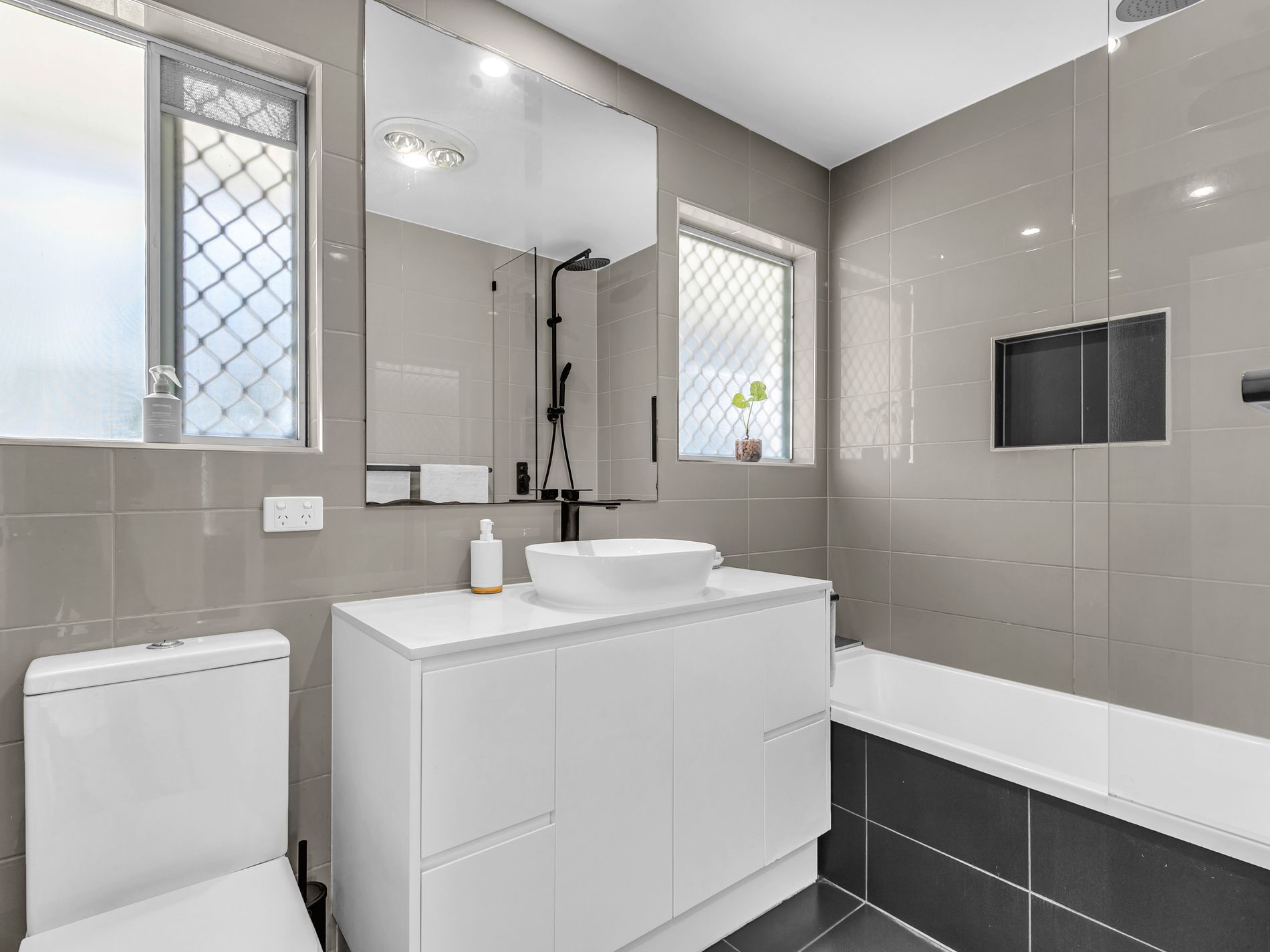 1 Mirimiri Close, Jindalee
