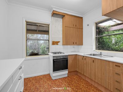 8 Vernon Road, Beaconsfield