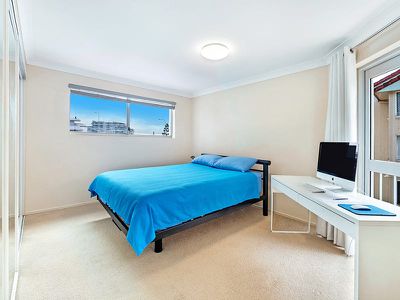 4 / 10 Jubilee Avenue, Broadbeach