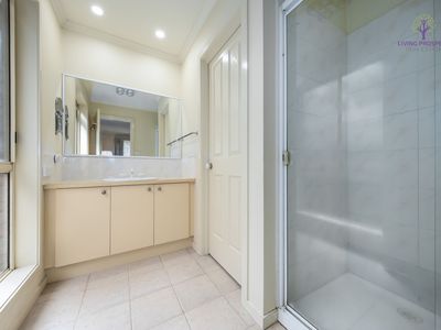 28 Waratah Drive, Altona Meadows