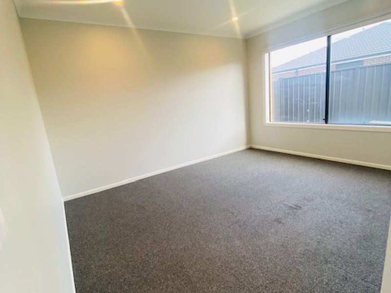 15 Emblem Street, Tarneit