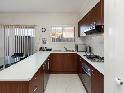 5 / 2-4 Rutman Close, Werribee