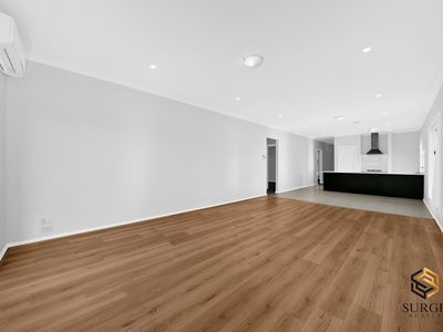 11 Holland Crescent, Truganina
