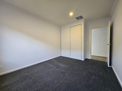4 Nesting Way, Werribee