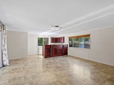 42 Woodlands Drive, Rochedale South