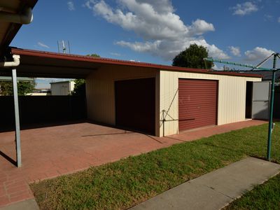 5 Ebelina Crescent, Parkes