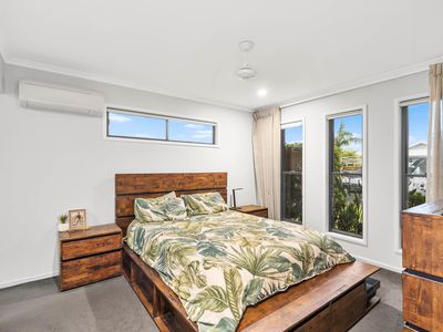 30 Palmetto Crescent, Rural View