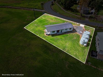 1514 Run Road, Tapora