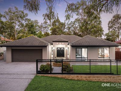 17 Saint Ives Cct, Forest Lake