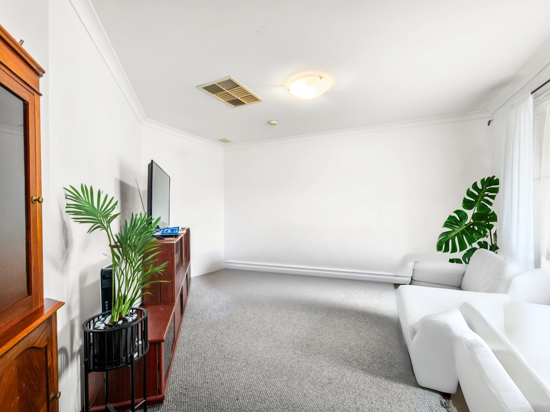 90 Inverness Circle, Camillo