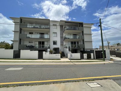06 / 104-106 Central Lane, Gladstone Central