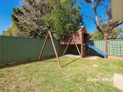 4 DEANE STREET, St Georges Basin
