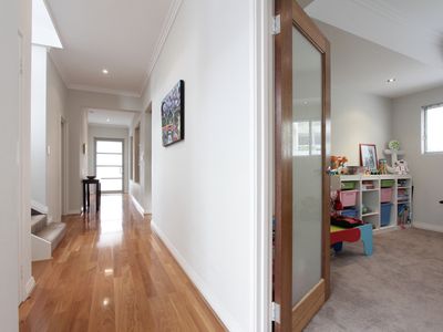 6 Barrow Crescent, North Coogee