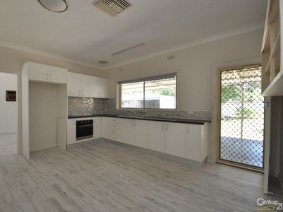 21 Bennett, Dubbo