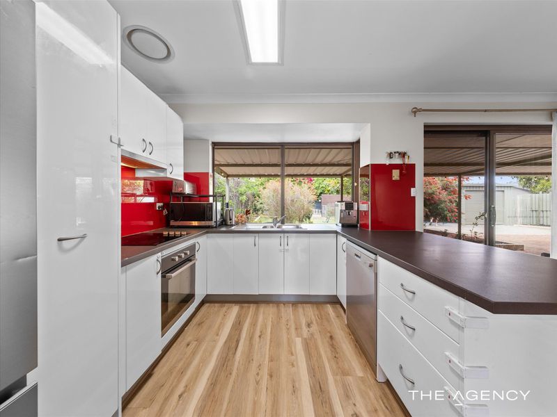 2 Little Rush Close, South Lake