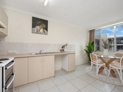 11 / 6 Hale Street, Townsville City