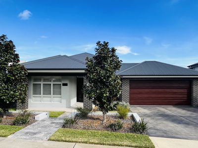 8 Hazel Bark Road, Glenmore Park