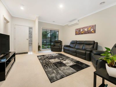 2 / 17 Bass Avenue, Rosebud