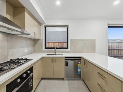 28 Palmdale Crescent, Mambourin