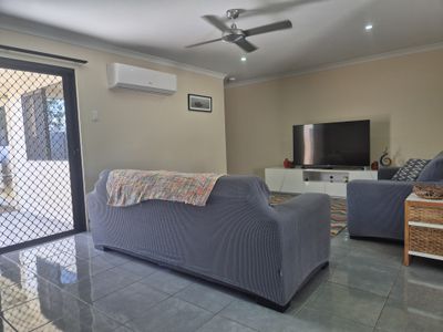 1 / 7 Maranark Avenue, Glenella