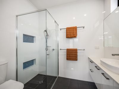 2A Corralyn Terrace, Enfield