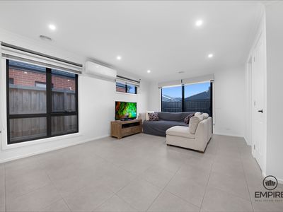 51 Kunlun Crescent, Clyde North