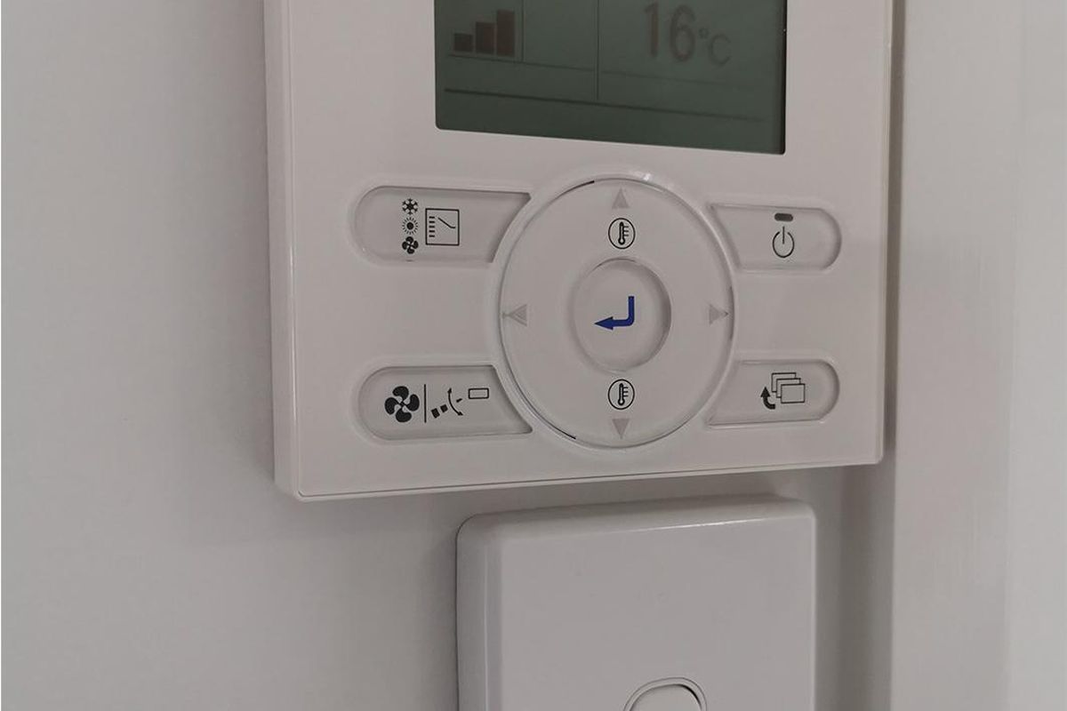 28 STONEMASON DRIVE, Norwest