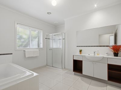 4B James Court, Sale