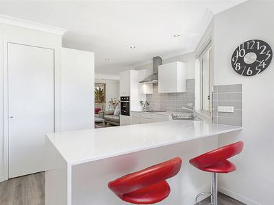 8 Downes Drive, Albion Park