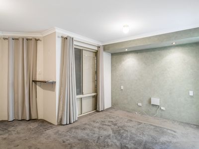 17 Coomer Elbow, South Guildford