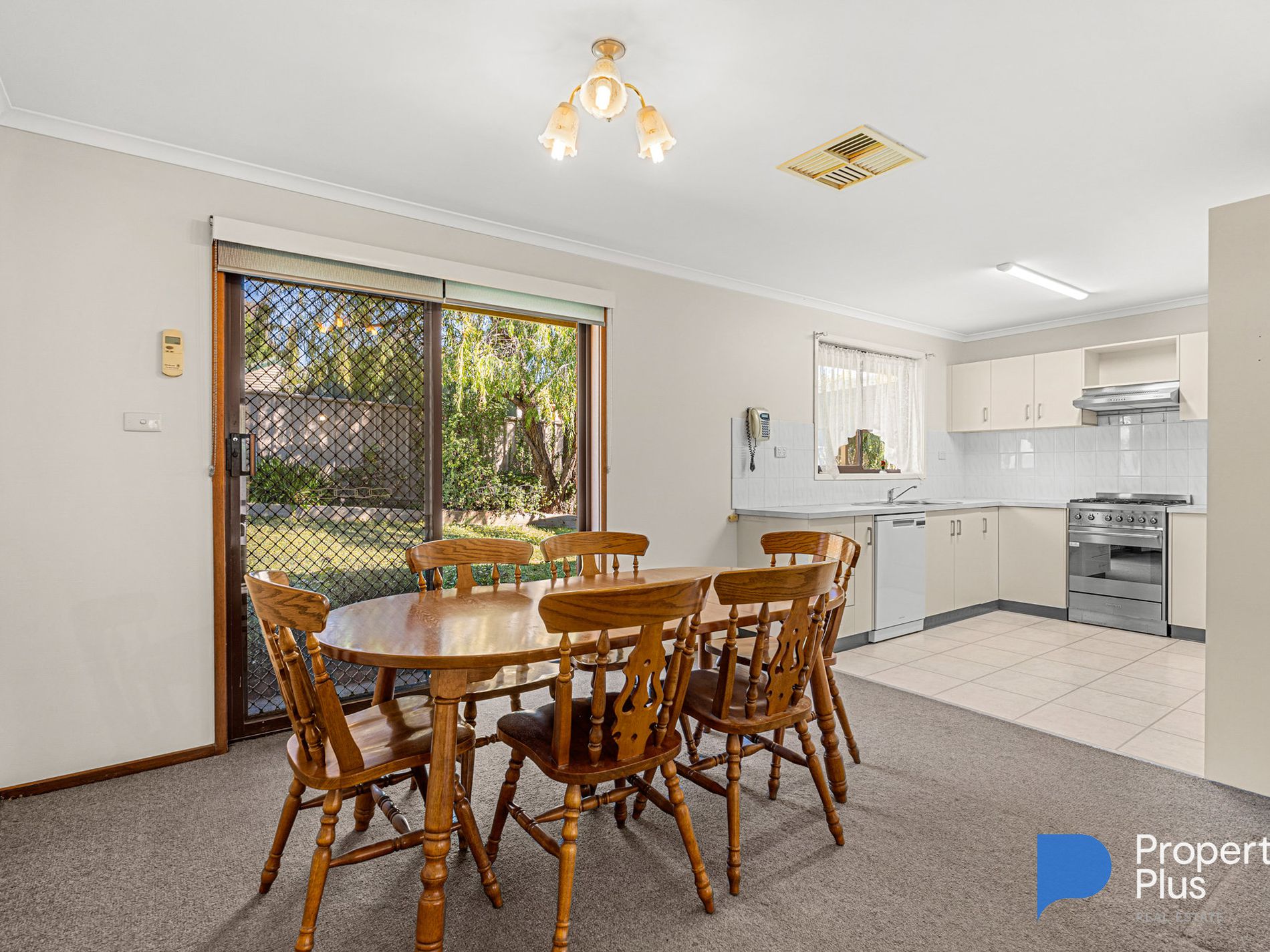 25 Deakin Drive, Flora Hill