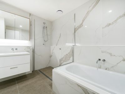 M908 / 188 Macaulay Road, North Melbourne