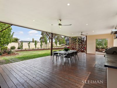 12 Knight Court, Hillside