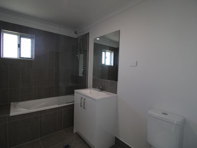8 Alexander Pl, Gleneagle