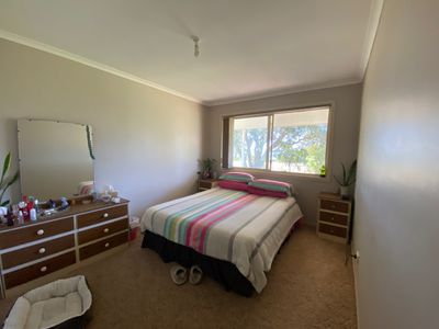 4 Zena Close, River Heads