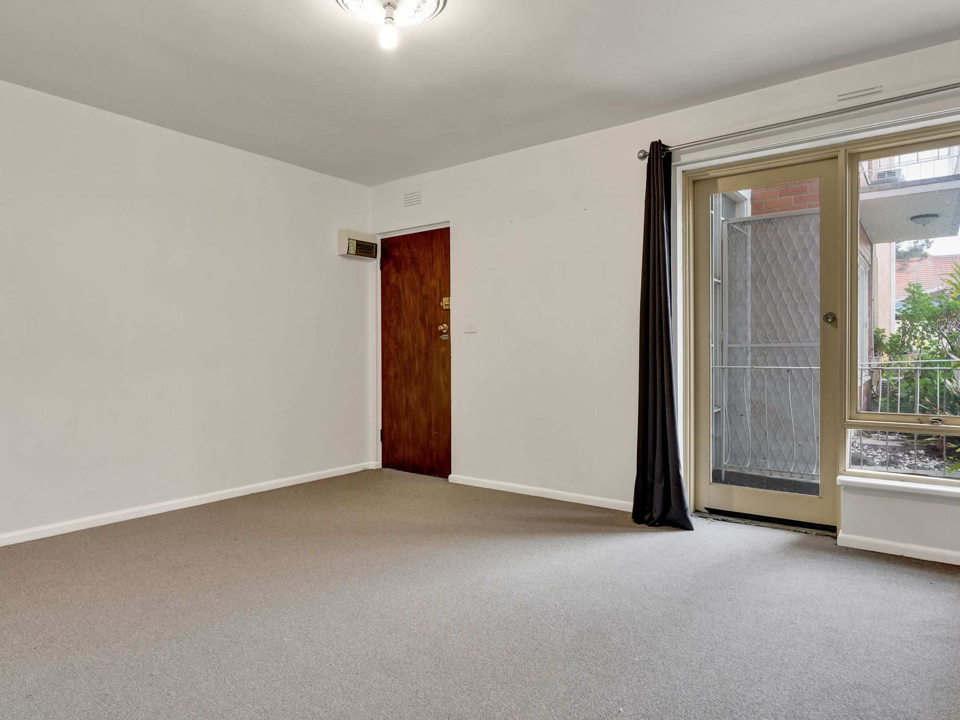 2 / 13-15 Speight Street, Newport