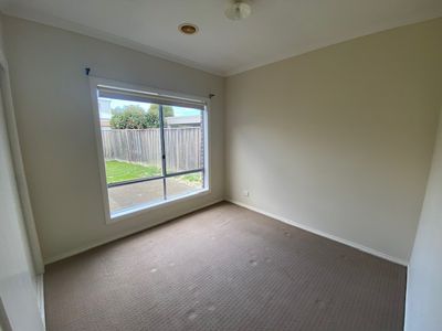 61 Fantail Crescent, Williams Landing