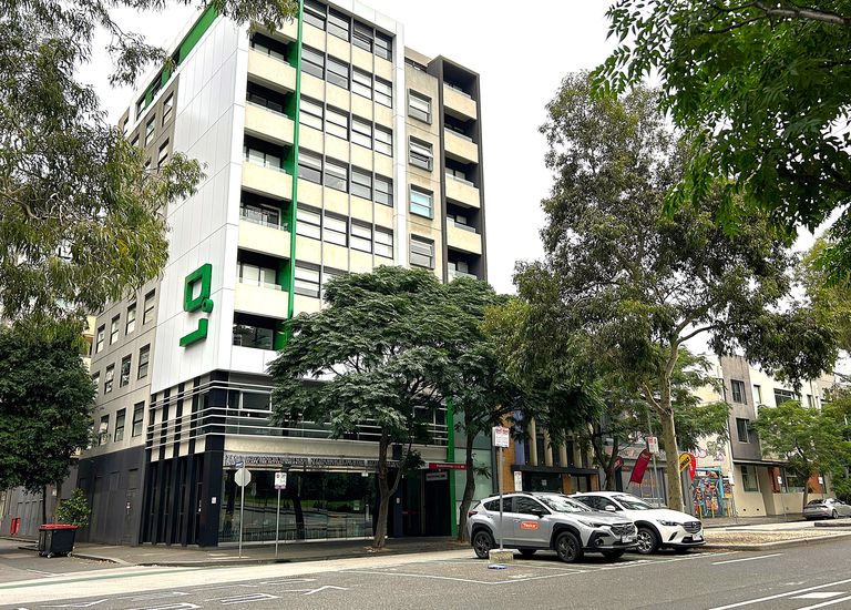 402 / 139 Bouverie Street, Carlton