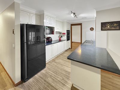 8 Edinburgh Avenue, Dubbo