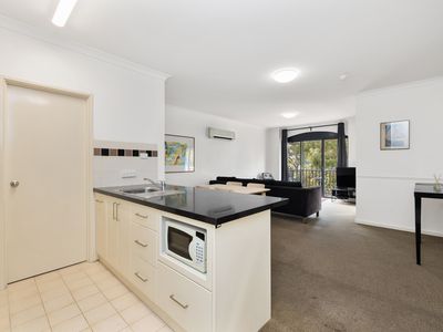 9 / 11 Regal Place, East Perth