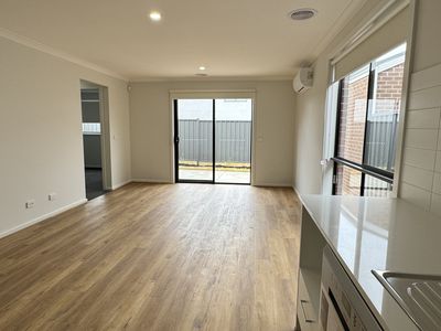 4 Ostic Way, Tarneit