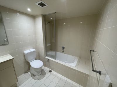 15 / 12 Bank Street, Wollongong