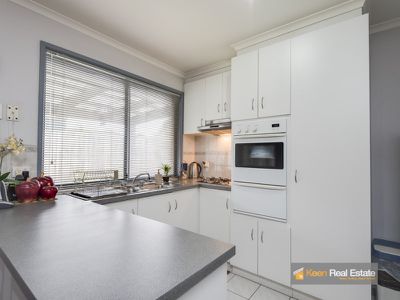 9 Pinnacle Way, Hampton Park