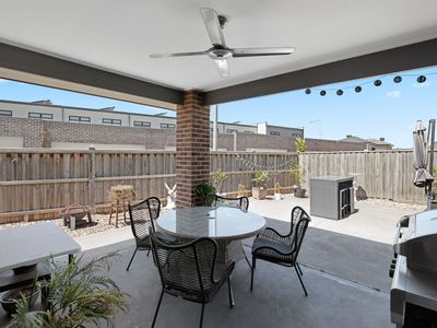 3 Razorbill Terrace, Werribee